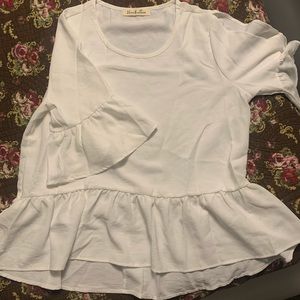 Brand new trendy white top